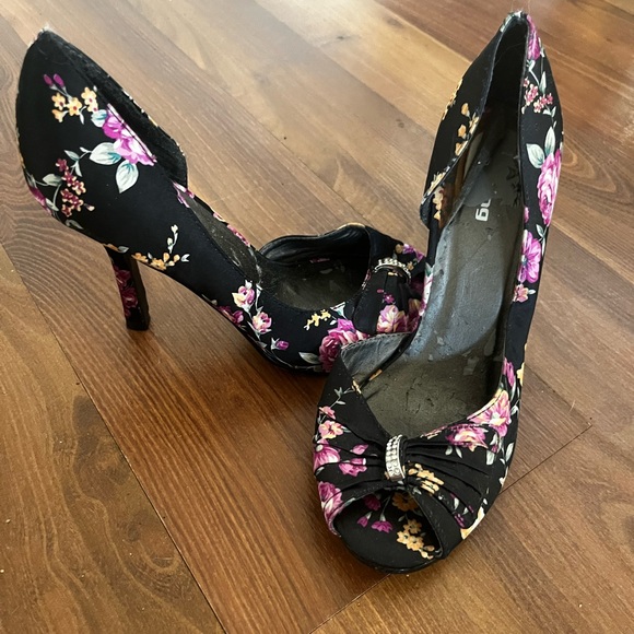 Classy little heels - Picture 3 of 4